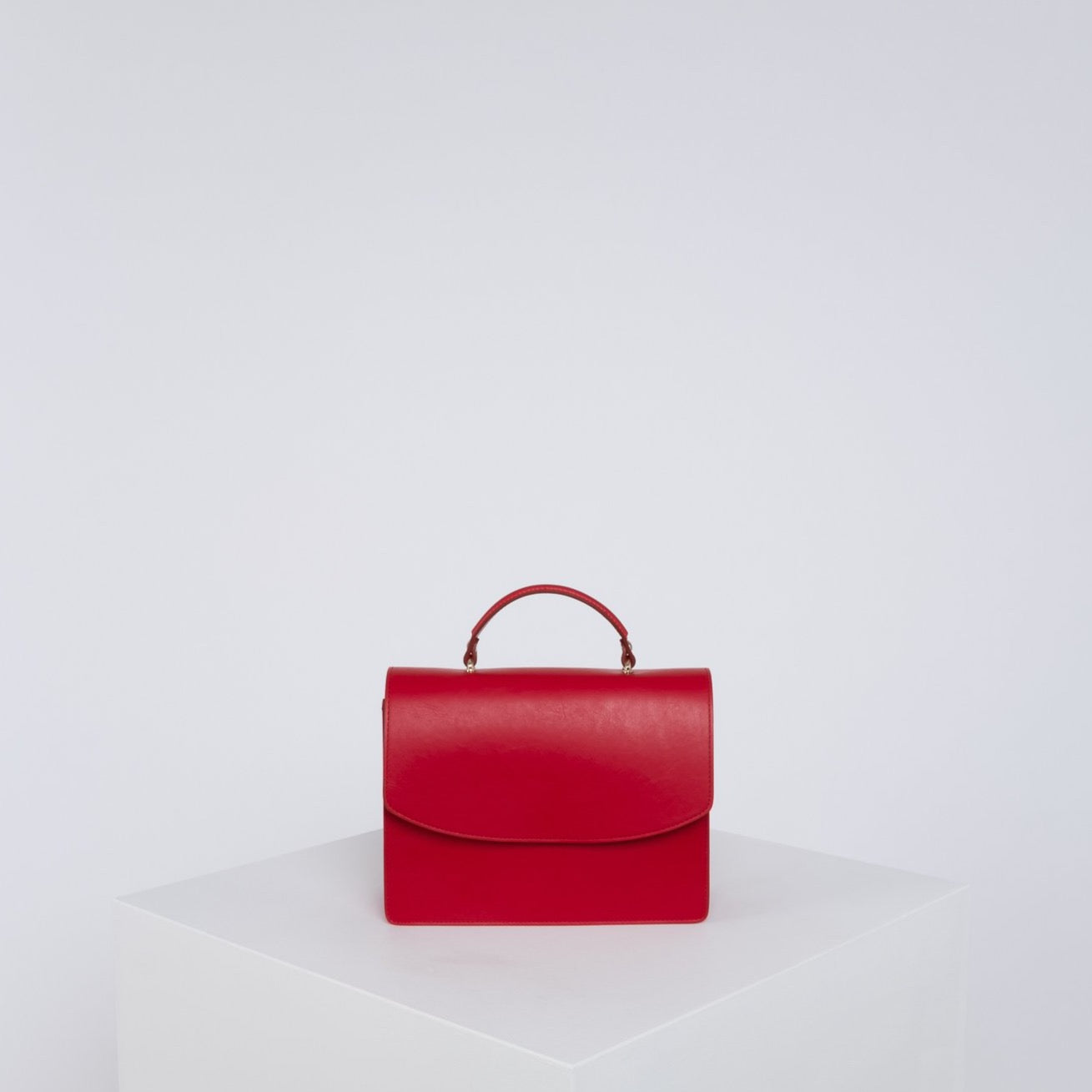 Ella - red