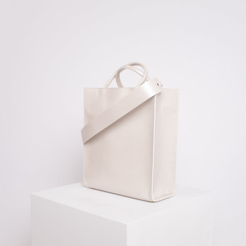 Luca - pearl white
